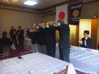 b_Cお誕生祝い品贈呈.jpg