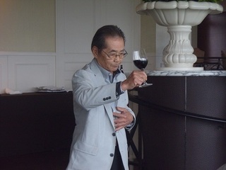 sAウィ・サーブ:前会長L佐津川勝利.jpg